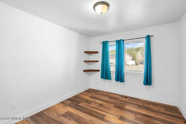 $649,000 | 202 Silver Saddle Court, Pinehurst, ID 83850