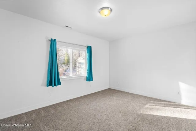 $649,000 | 202 Silver Saddle Court, Pinehurst, ID 83850