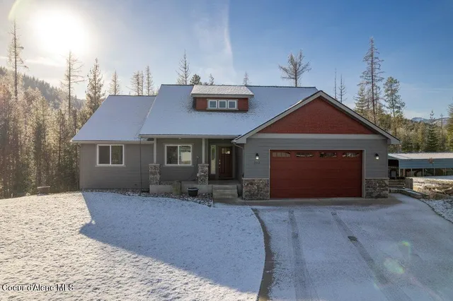 $649,000 | 202 Silver Saddle Court, Pinehurst, ID 83850