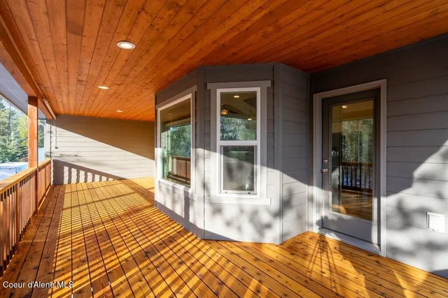 $649,000 | 202 Silver Saddle Court, Pinehurst, ID 83850