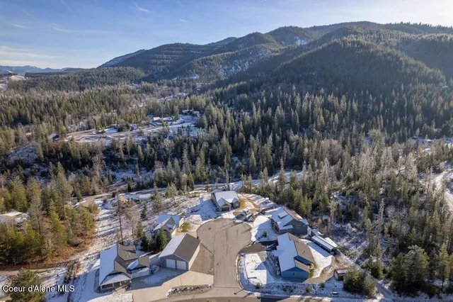 $649,000 | 202 Silver Saddle Court, Pinehurst, ID 83850