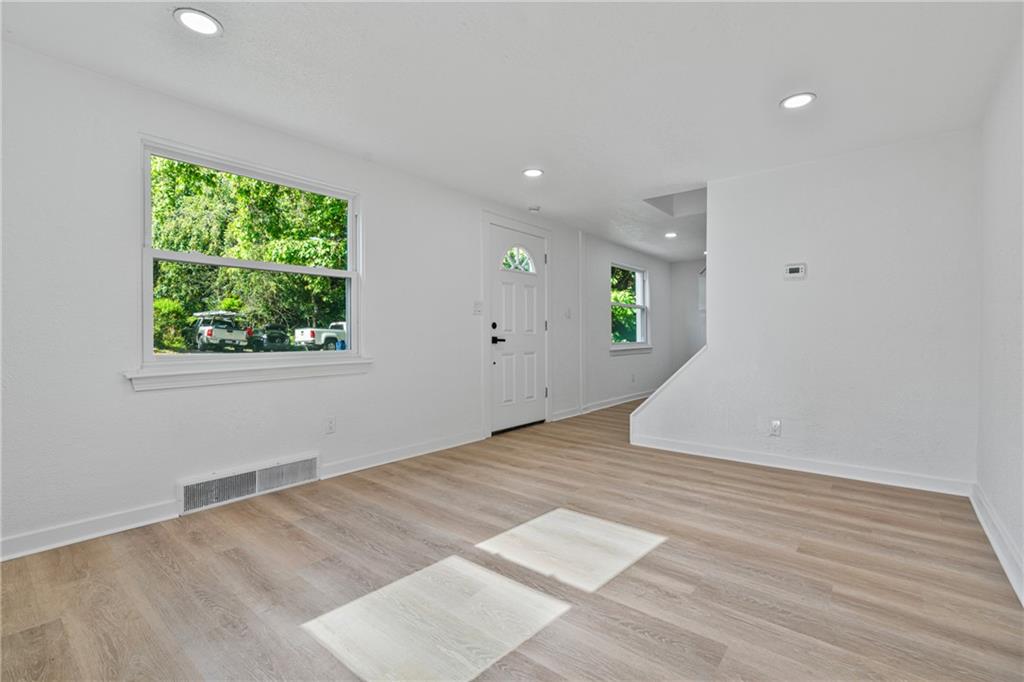 2843 McKelvey Road Pittsburgh, PA 15221 - Photo 4 of 24