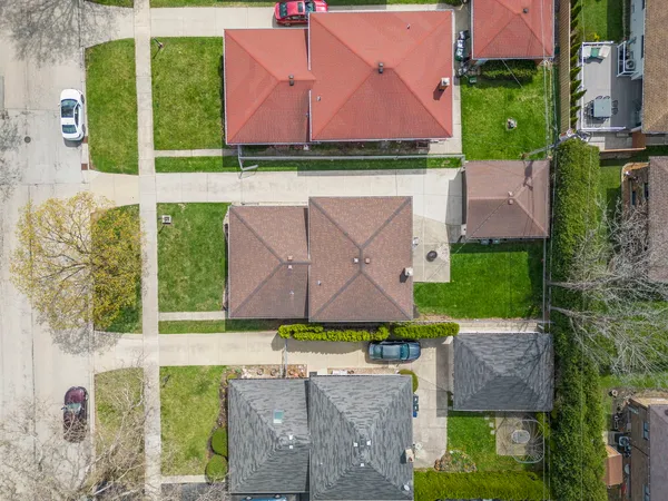 $425,000 | 2926 Mayfair Avenue, Westchester, IL 60154