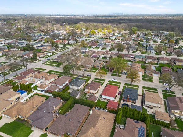 $425,000 | 2926 Mayfair Avenue, Westchester, IL 60154
