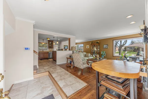 $425,000 | 2926 Mayfair Avenue, Westchester, IL 60154