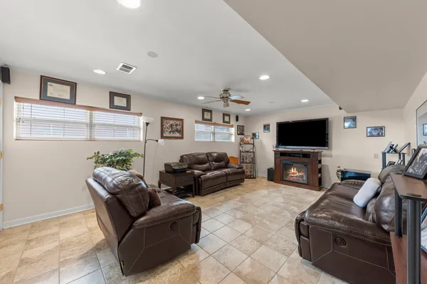 $425,000 | 2926 Mayfair Avenue, Westchester, IL 60154