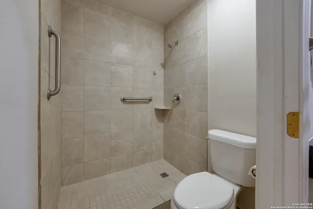 $1,540 | 709 Meadow Arbor Lane, Universal City, TX 78148