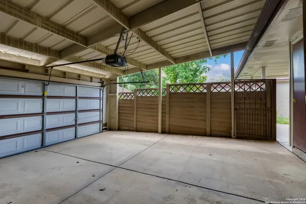 $1,499 | 709 Meadow Arbor Lane, Universal City, TX 78148