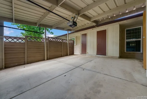 $1,499 | 709 Meadow Arbor Lane, Universal City, TX 78148