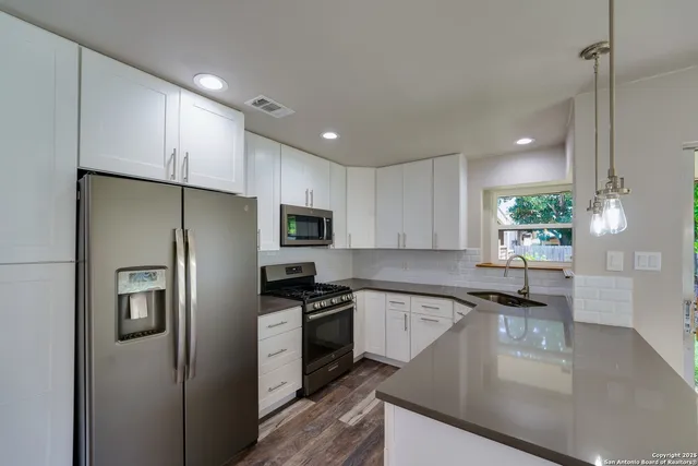 $1,540 | 709 Meadow Arbor Lane, Universal City, TX 78148