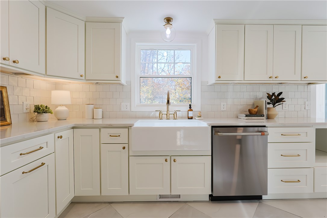 151 Timberline Road Warwick, RI 02886 - Photo 13 of 40