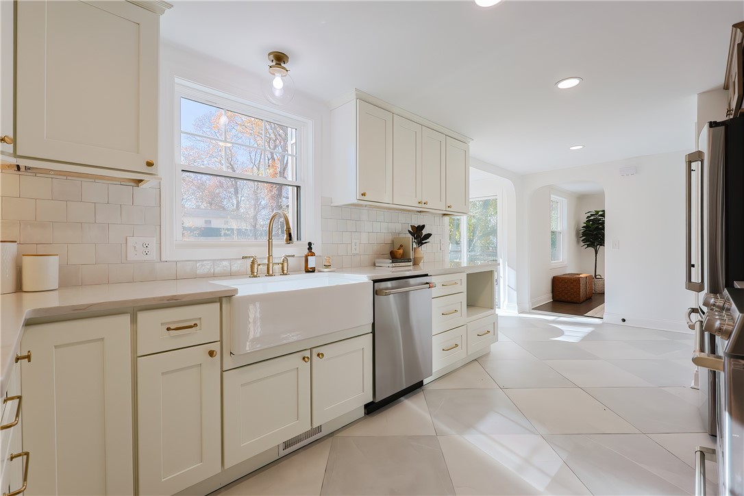 151 Timberline Road Warwick, RI 02886 - Photo 14 of 40