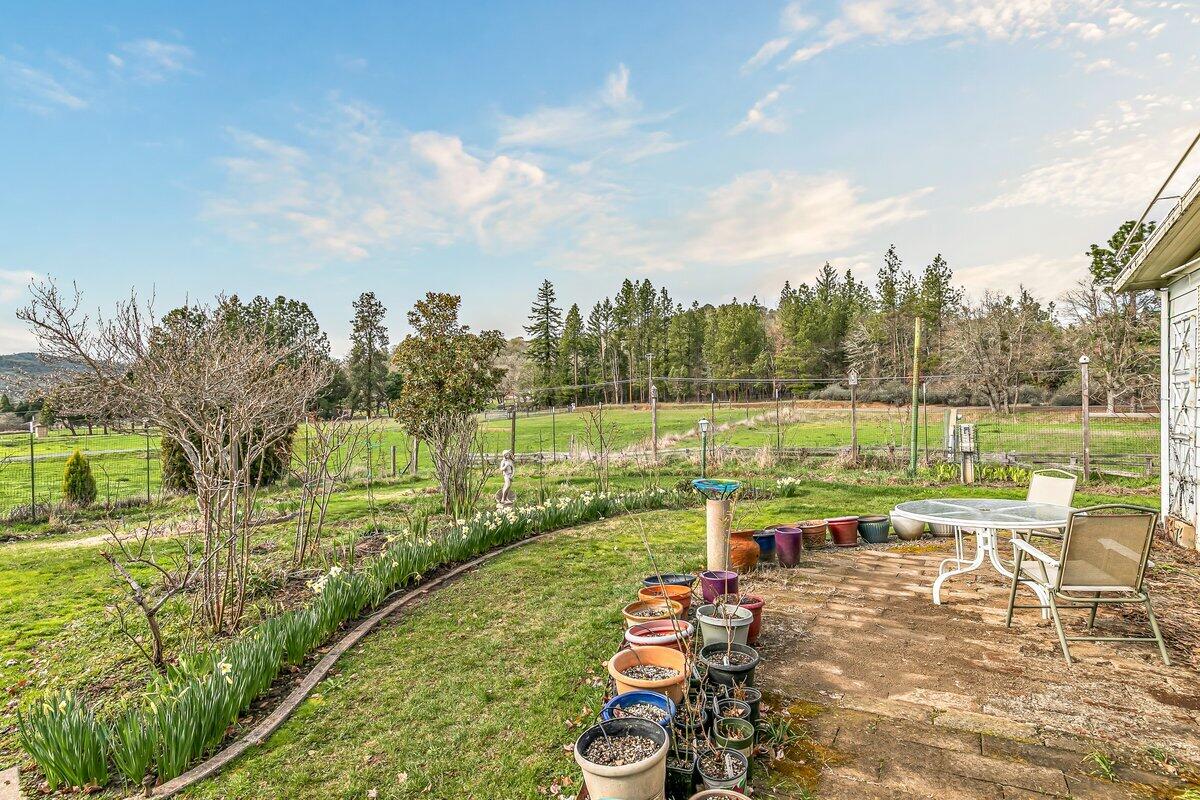 6901 Old Stage Road, Unit 24 Central Point, OR 97502 - Photo 18 of 21