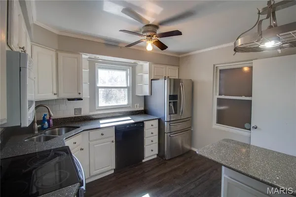 $155,000 | 660 Burroughs Avenue, Collinsville, IL 62234