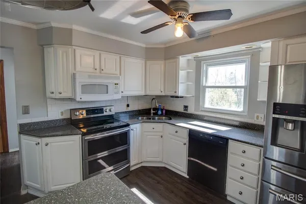$155,000 | 660 Burroughs Avenue, Collinsville, IL 62234