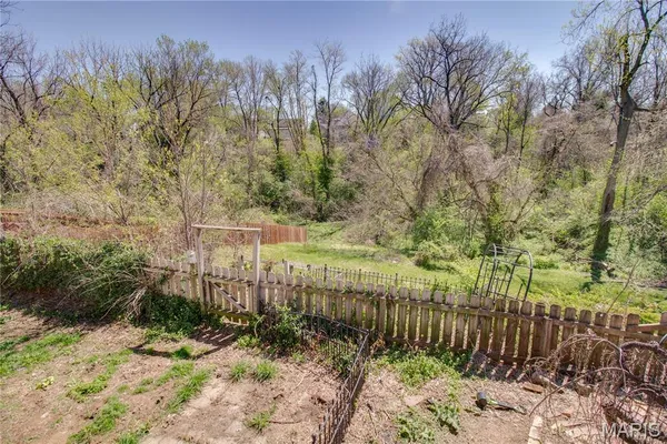 $155,000 | 660 Burroughs Avenue, Collinsville, IL 62234