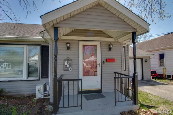 $155,000 | 660 Burroughs Avenue, Collinsville, IL 62234