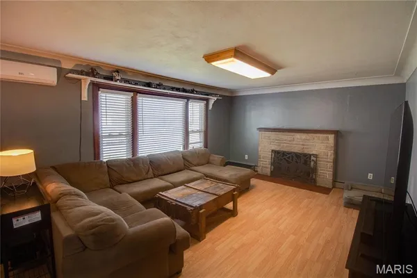 $155,000 | 660 Burroughs Avenue, Collinsville, IL 62234