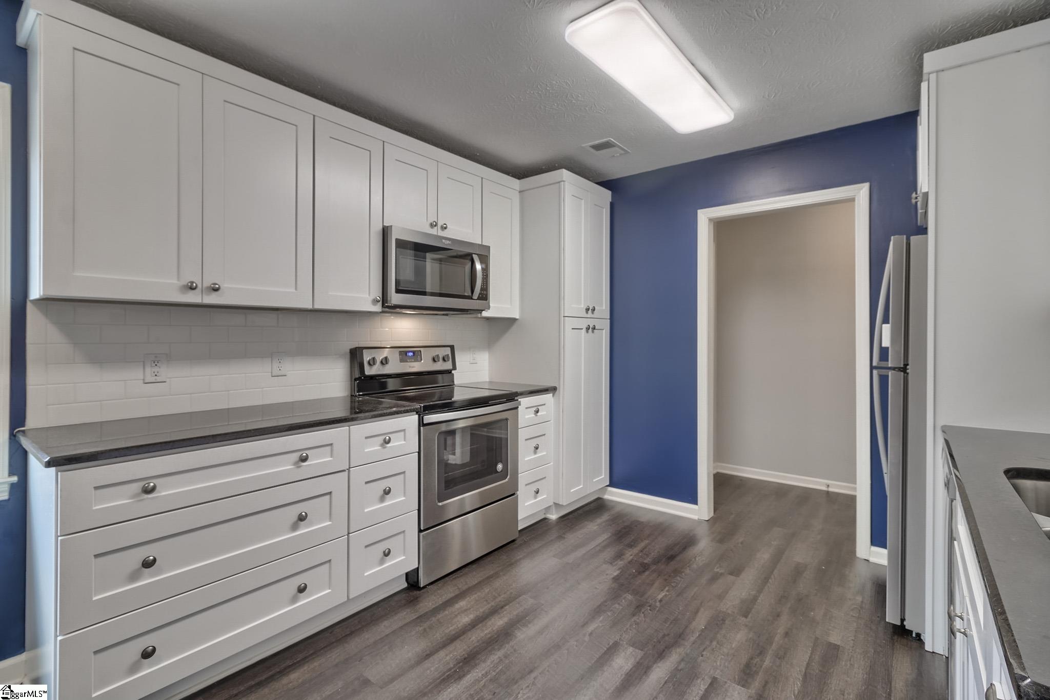 122 Apollo Avenue Greer, SC 29651 - Photo 2 of 24 Gallery Image 2