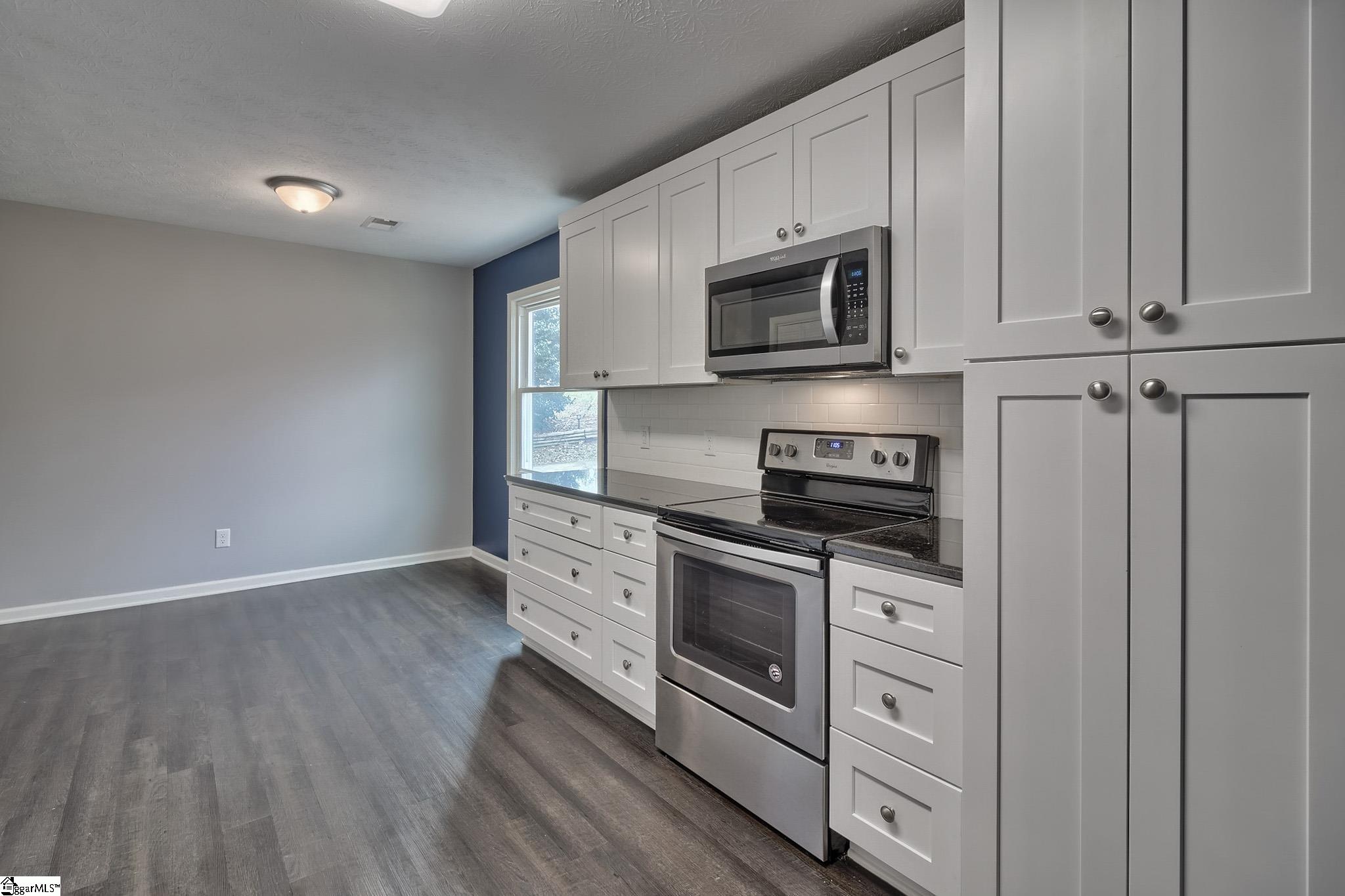 122 Apollo Avenue Greer, SC 29651 - Photo 6 of 24 Gallery Image 6