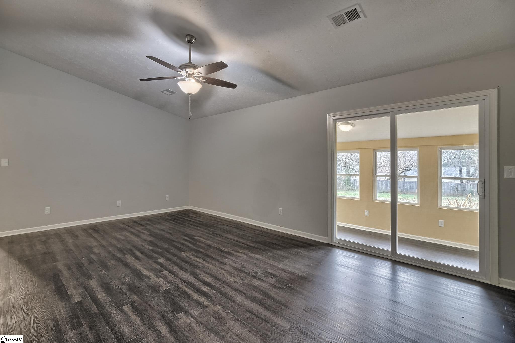 122 Apollo Avenue Greer, SC 29651 - Photo 7 of 24 Gallery Image 7