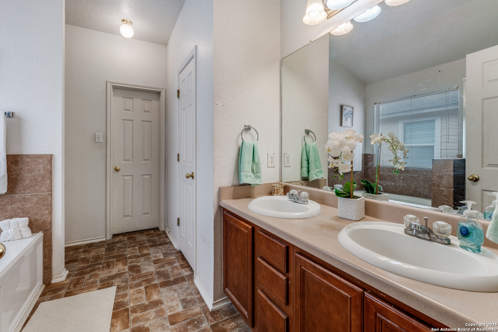 6110 Outlook Ridge San Antonio, TX 78233 - Photo 9 of 15