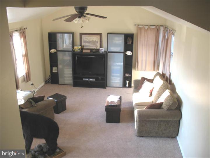 102 Somerset Road Glassboro, NJ 08028 - Photo 4 of 17 Living Room
