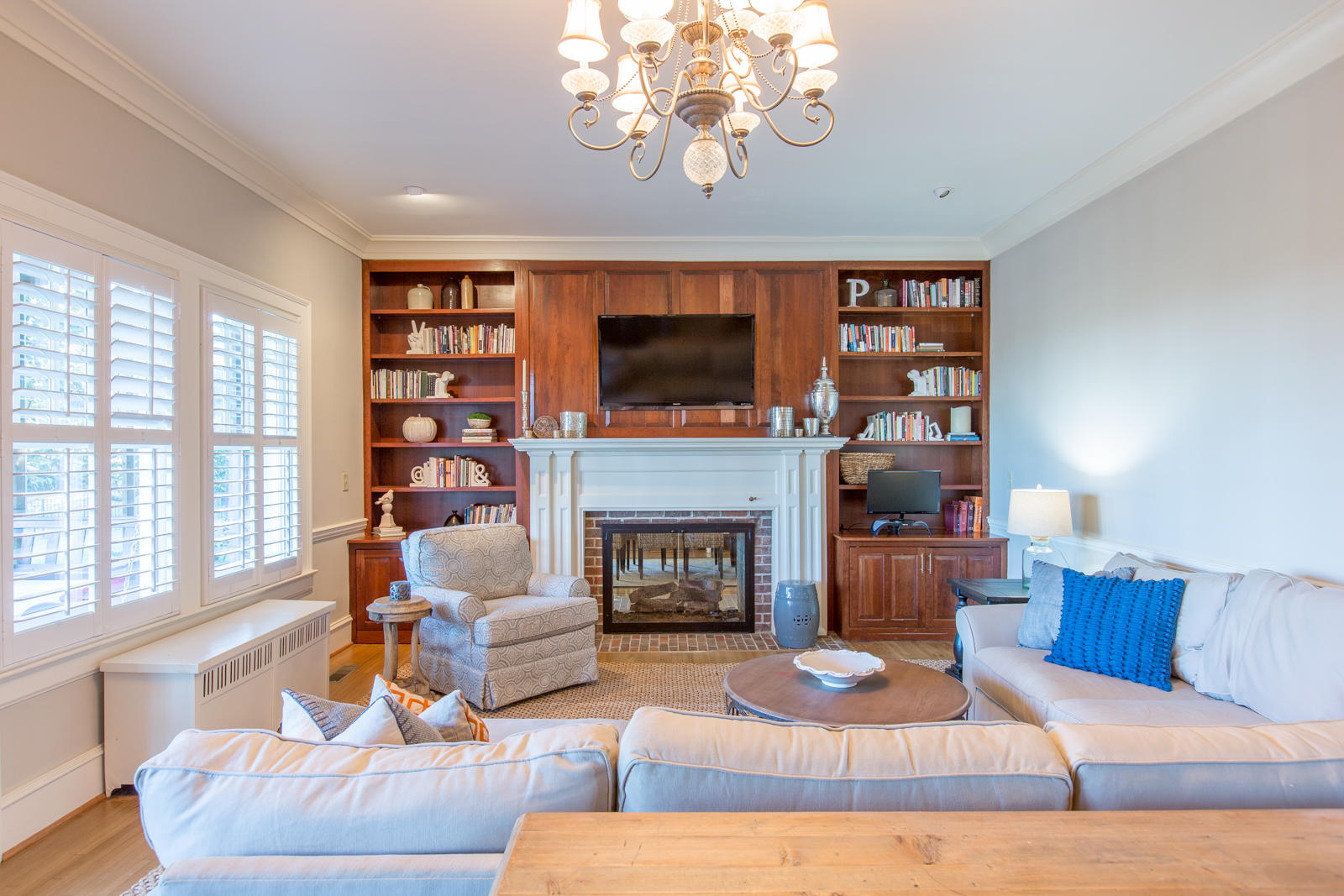 72 North Crest Road Chattanooga, TN 37404 - Photo 12 of 53 Living Room