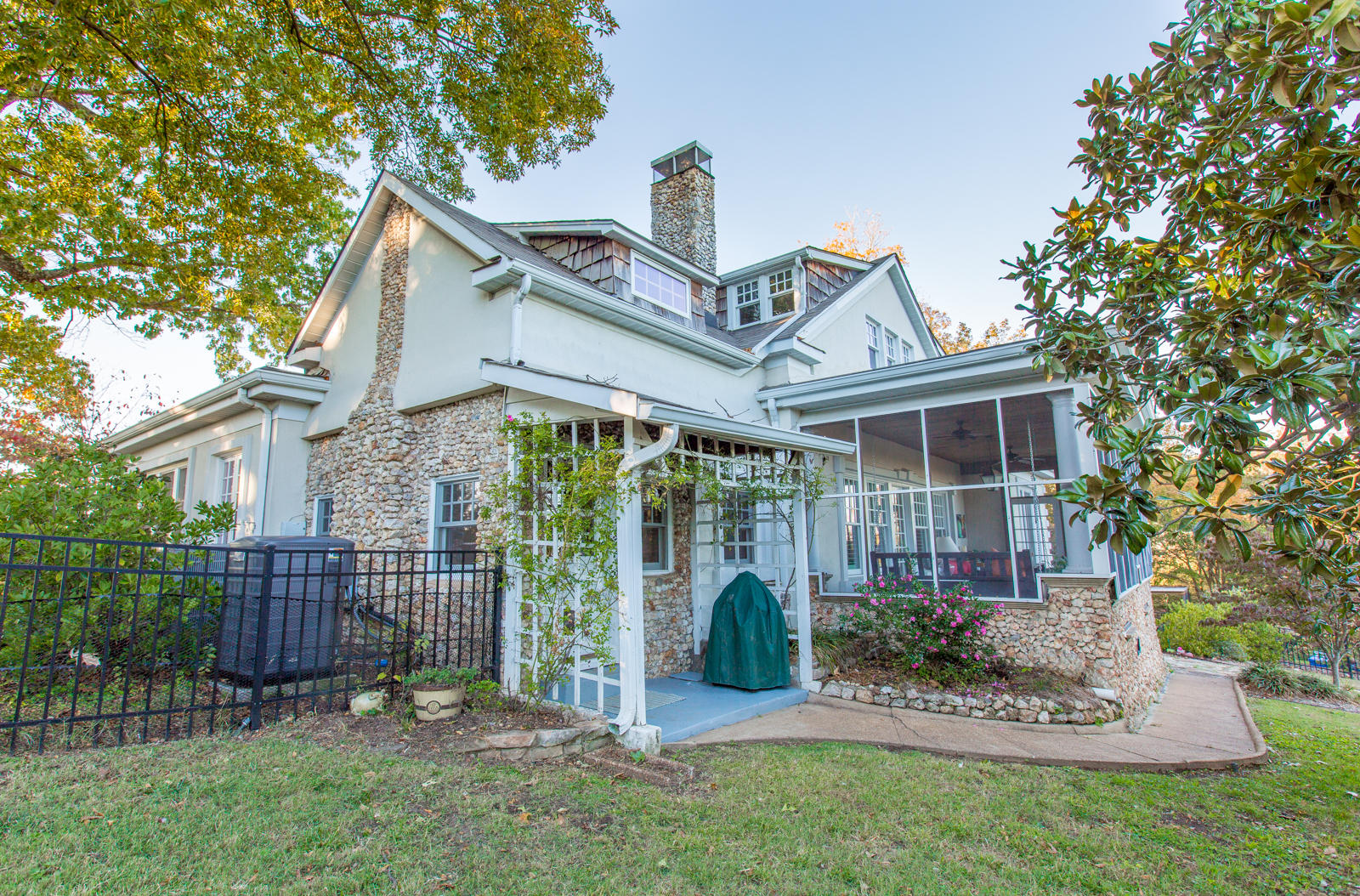 72 North Crest Road Chattanooga, TN 37404 - Photo 44 of 53 Side Exterior