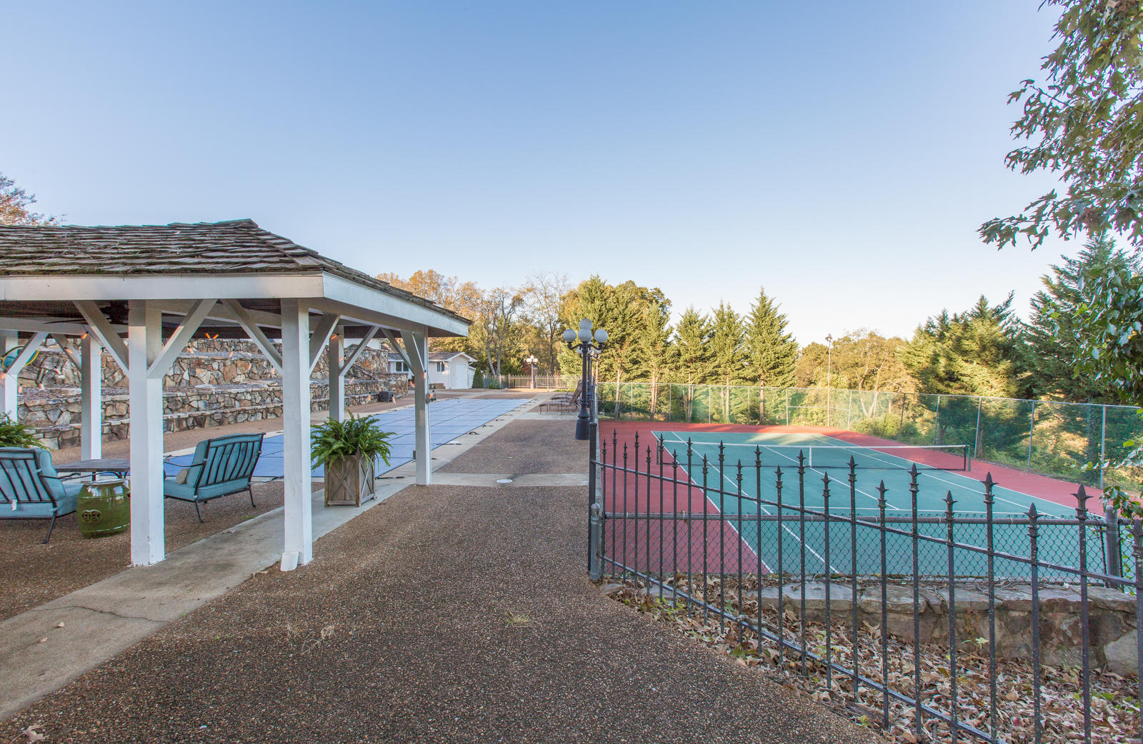 72 North Crest Road Chattanooga, TN 37404 - Photo 47 of 53 Tennis Courts