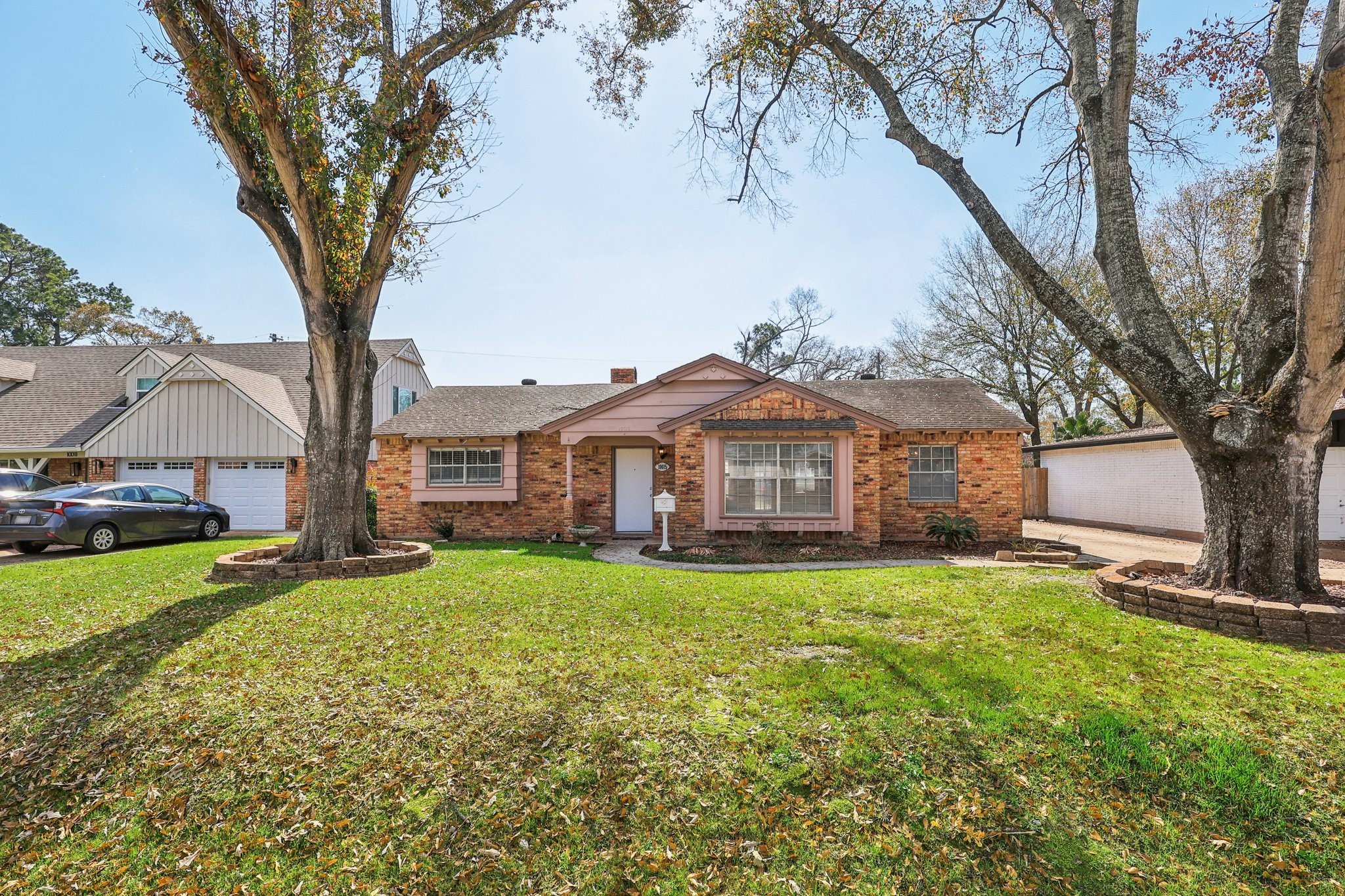 10015 Warwana Road Houston, TX 77080 - Photo 1 of 36