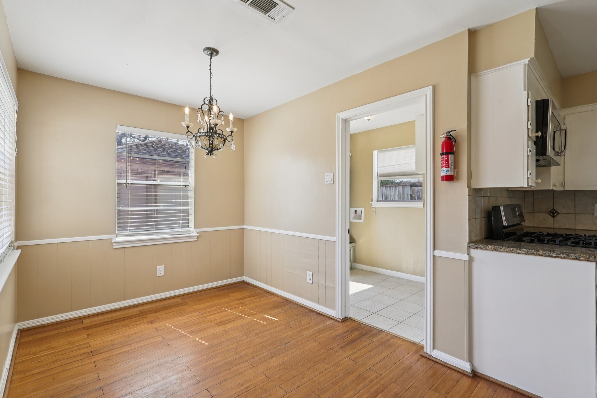 10015 Warwana Road Houston, TX 77080 - Photo 12 of 36