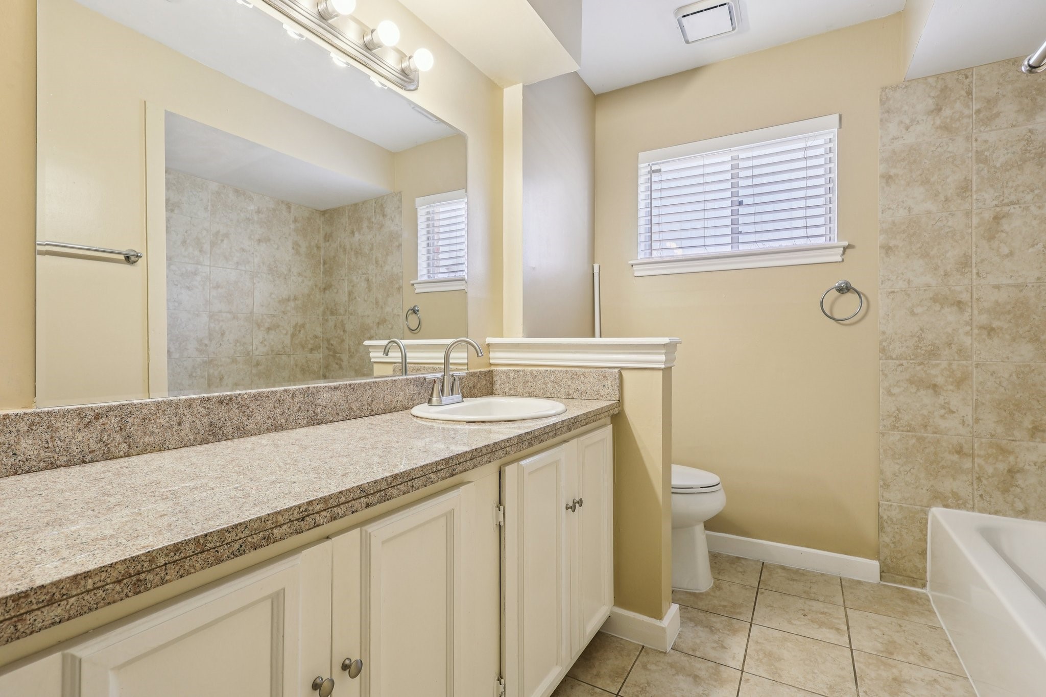 10015 Warwana Road Houston, TX 77080 - Photo 20 of 36