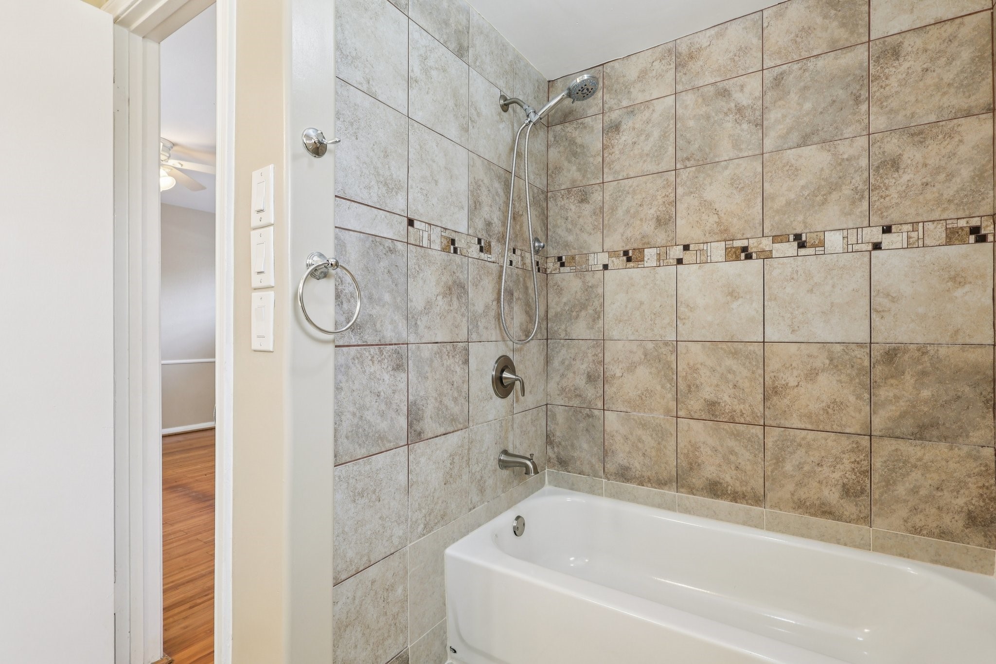 10015 Warwana Road Houston, TX 77080 - Photo 28 of 36