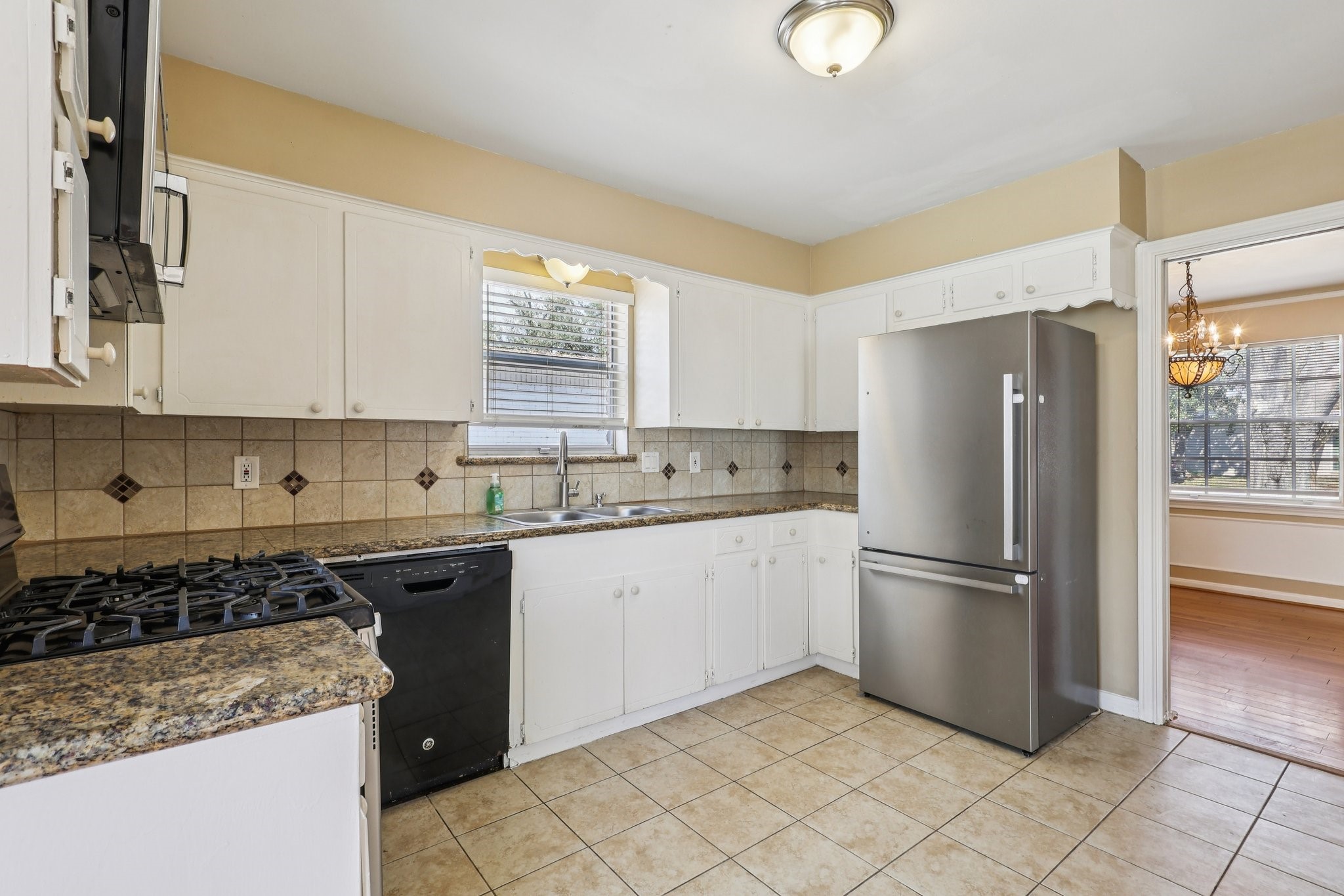 10015 Warwana Road Houston, TX 77080 - Photo 10 of 36