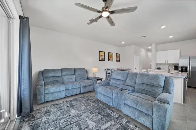 $350,000 | 2862 Newbern Banks Drive, Bradenton, FL 34208