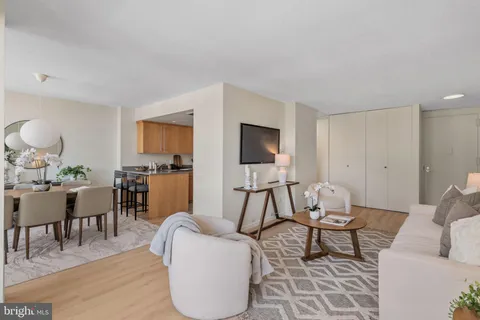 $305,000 | 1326-42 Spruce Street, Unit 708, Philadelphia, PA 19107