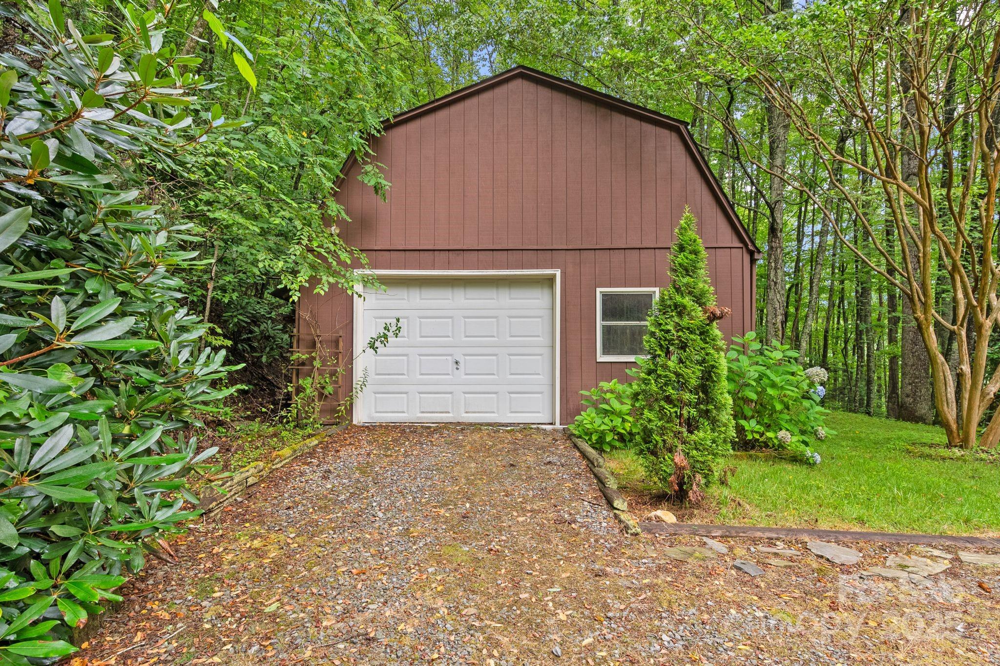 2767 Tanasee Gap Road Balsam Grove, NC 28708 - Photo 3 of 22 Gallery Image 3