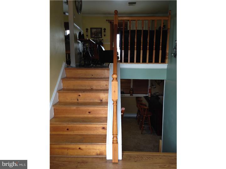 723 Manfield Road Newark, DE 19713 - Photo 2 of 18 Foyer