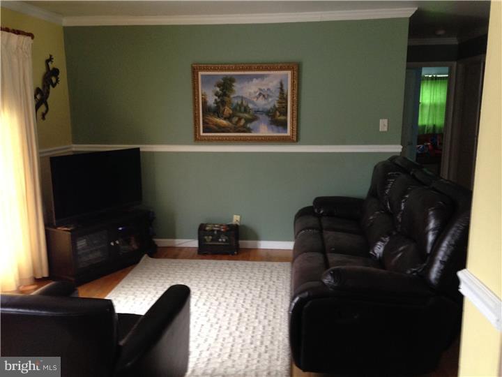 723 Manfield Road Newark, DE 19713 - Photo 6 of 18 Family Room