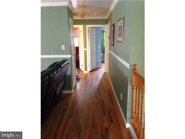 723 Manfield Road Newark, DE 19713 - Photo 7 of 18 Hallway