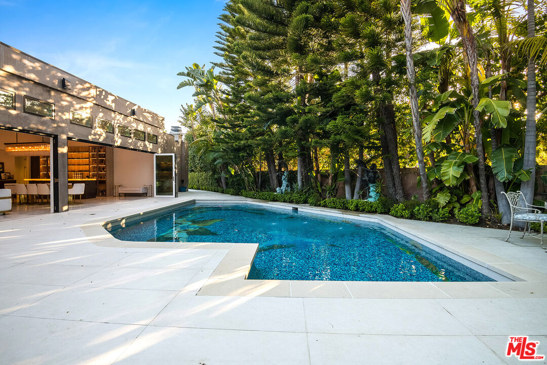 16601 Park Ln Circle Los Angeles, CA 90049 - Photo 20 of 69