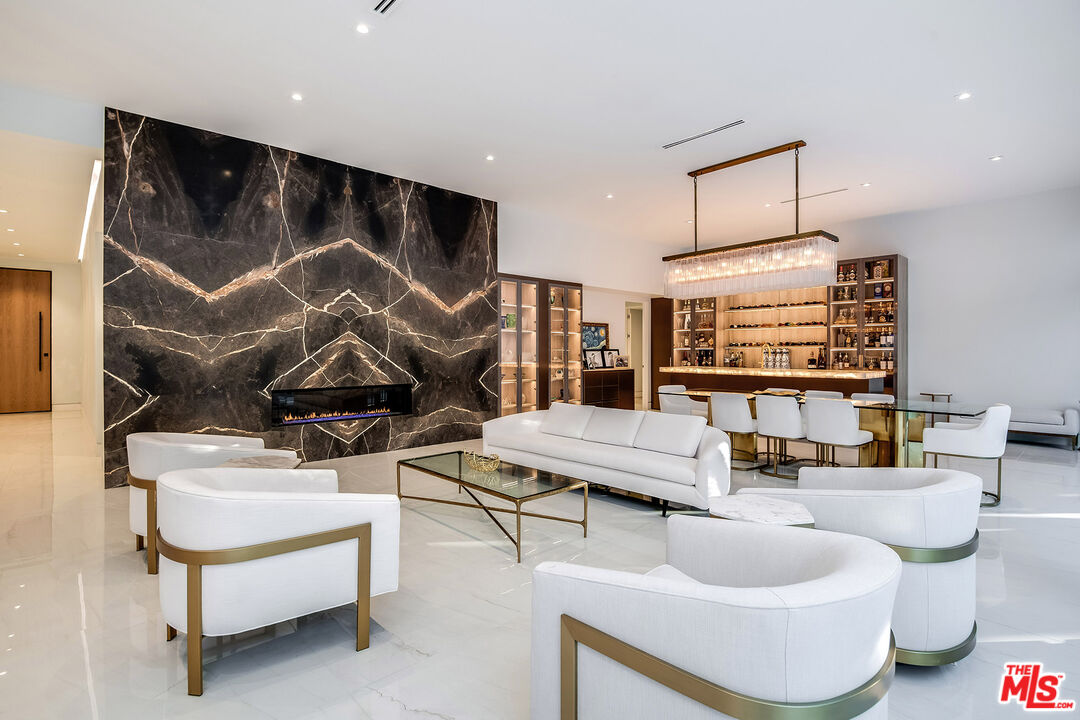 16601 Park Ln Circle Los Angeles, CA 90049 - Photo 33 of 69