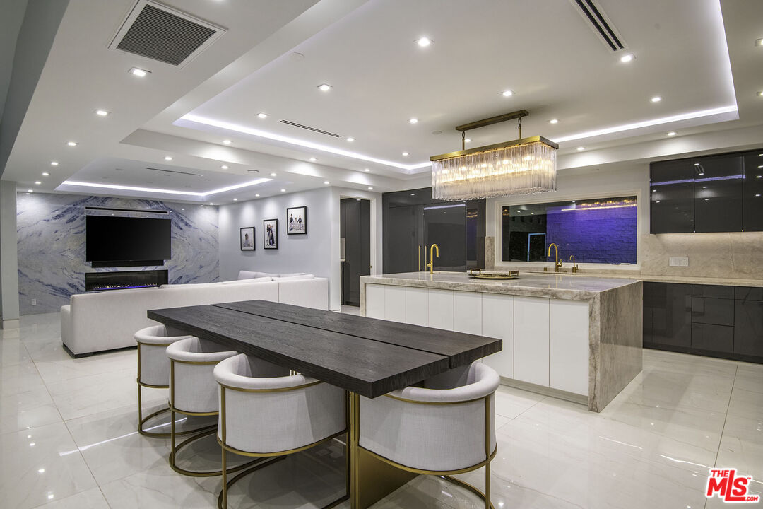 16601 Park Ln Circle Los Angeles, CA 90049 - Photo 65 of 69