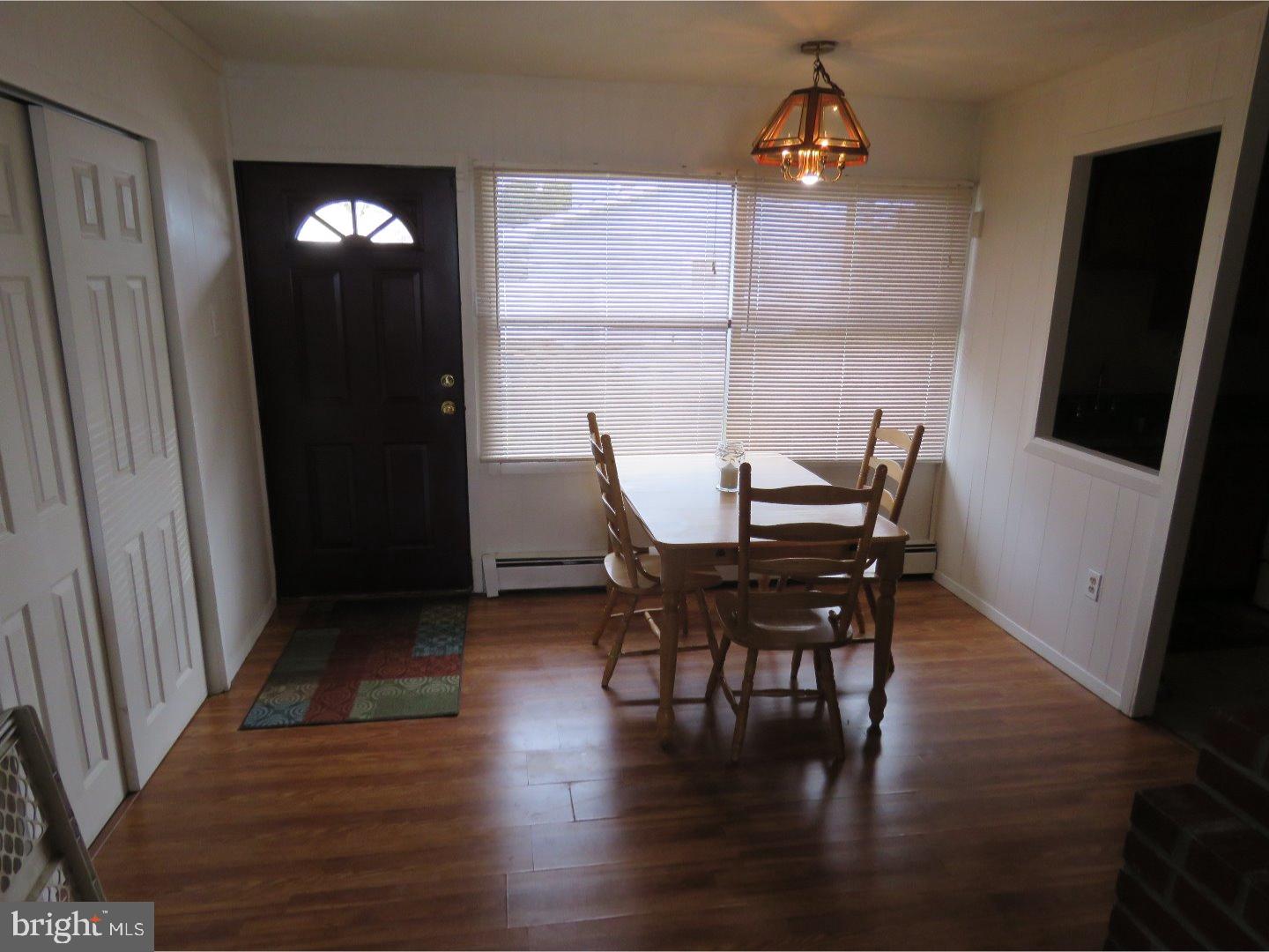 35 Border Rock Road Levittown, PA 19057 - Photo 4 of 10 Gallery Image 4