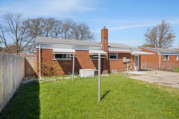 $237,000 | 31036 Palomino Avenue, Warren, MI 48093