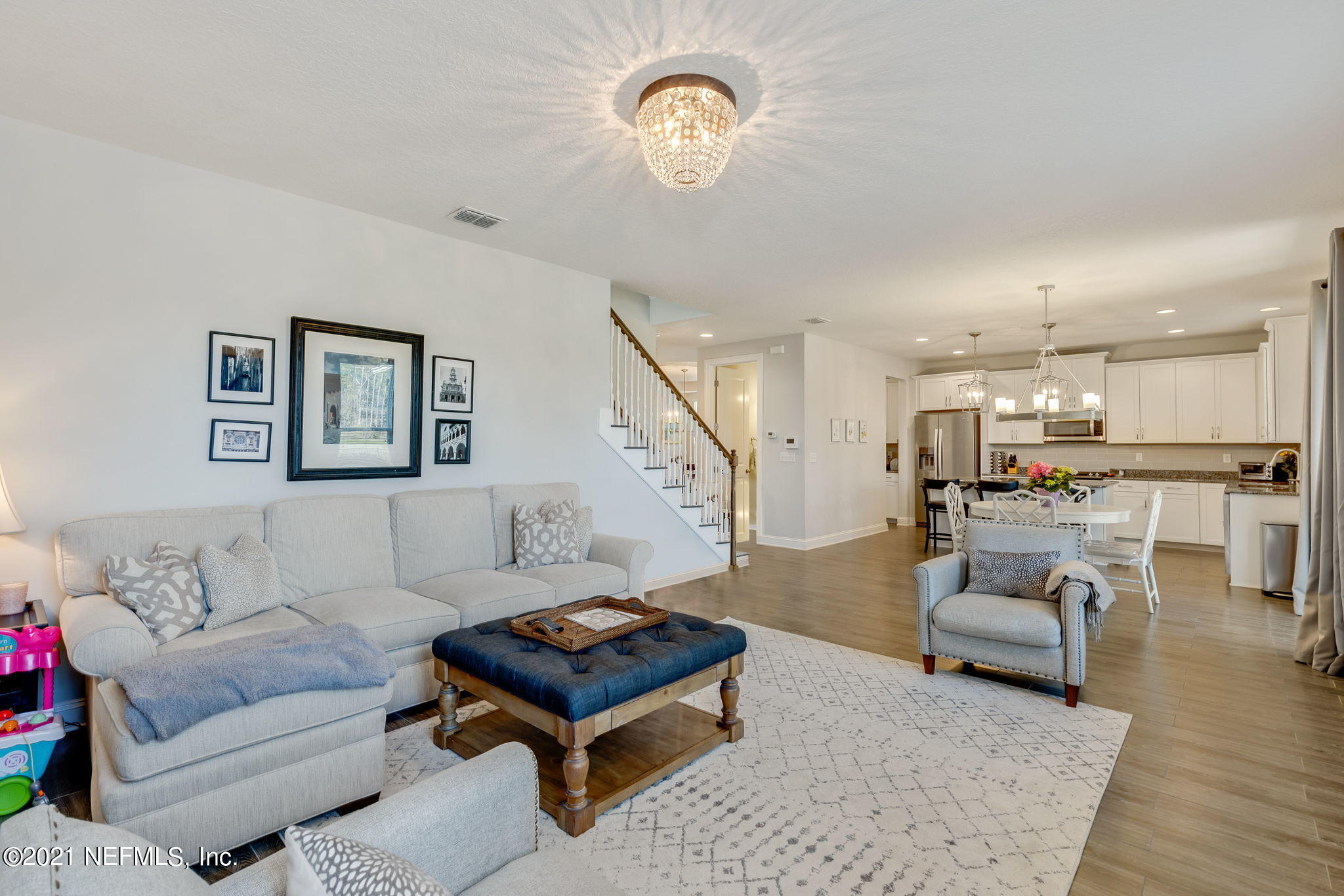 232 Southern Oak Drive Ponte Vedra, FL 32081 - Photo 15 of 34 Family/ Kitchen