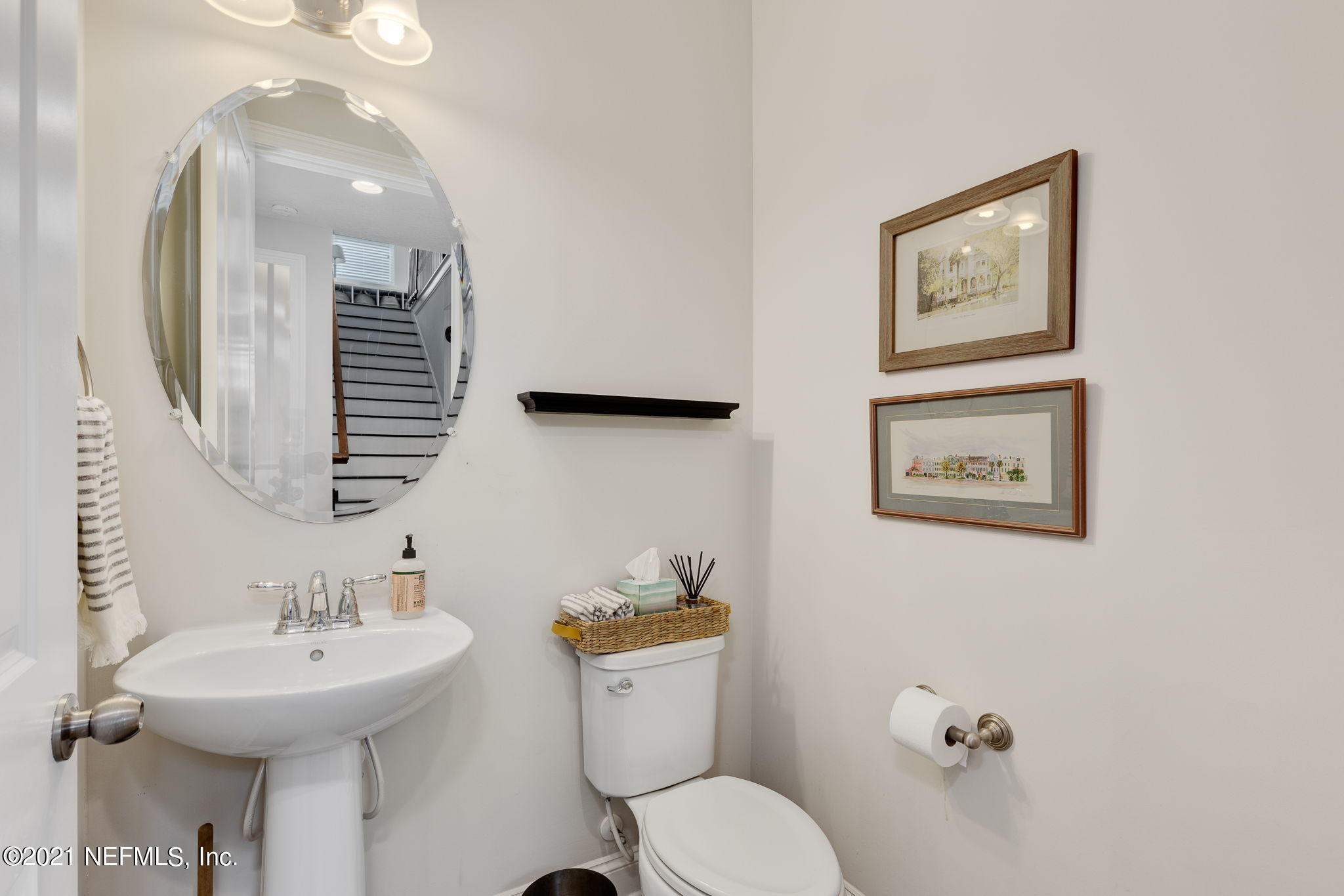 232 Southern Oak Drive Ponte Vedra, FL 32081 - Photo 16 of 34 Downstairs half bathroom