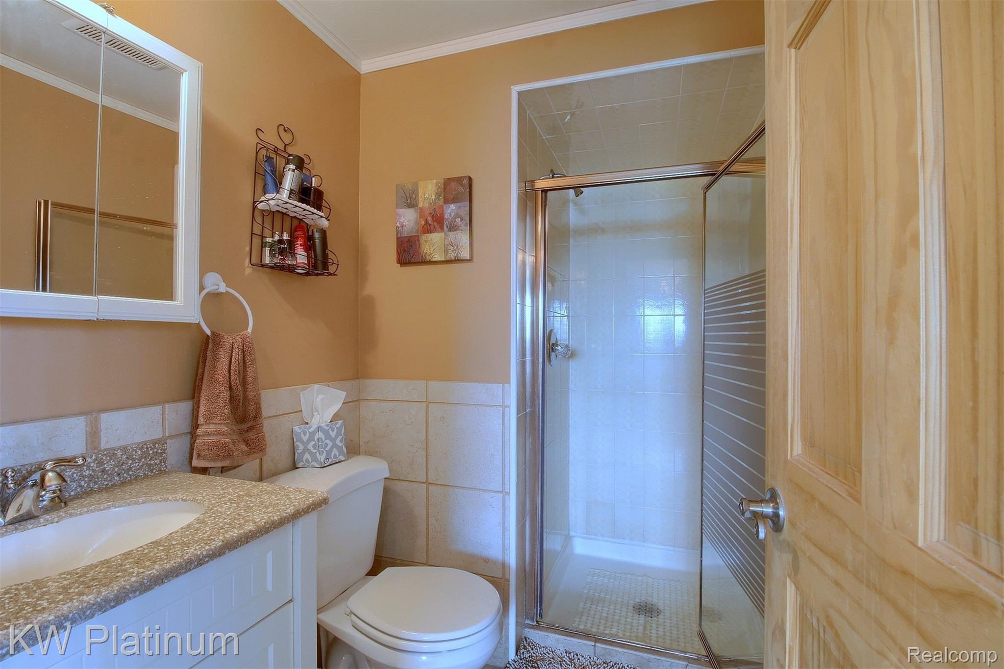 47485 Tilch Road Macomb, MI 48044 - Photo 19 of 28 19-Master Bathroom.jpg