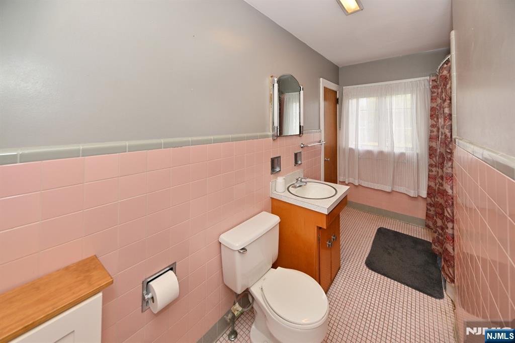 115 Center Street Pompton Lakes, NJ 07442 - Photo 11 of 22